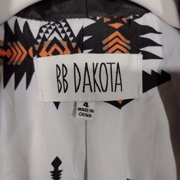 BB Dakota Black Faux Leather Lapel Open Front Blazer Size 4 - Picture 10 of 14